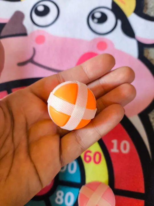 Jogo de Dardos Divertido para Crianças - Alvo em Formato de Vaca com Velcro e 3 bolinhas  - Foto 3