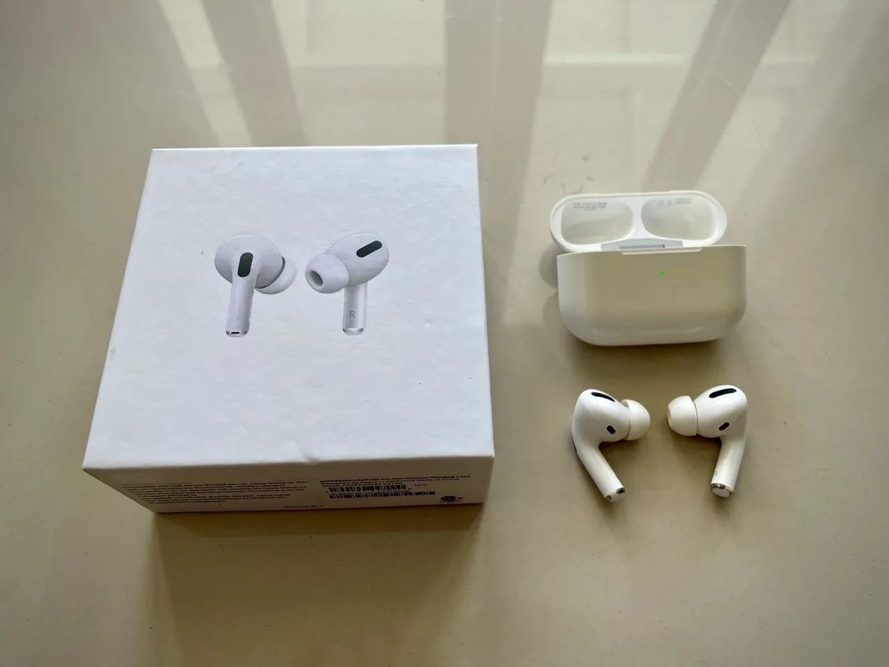 AirPods Pro com Case - com Defeito