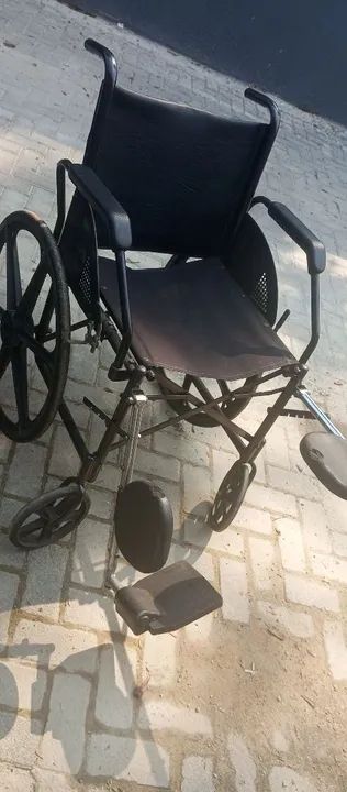 Vendo cadeira de rodas  - Foto 2