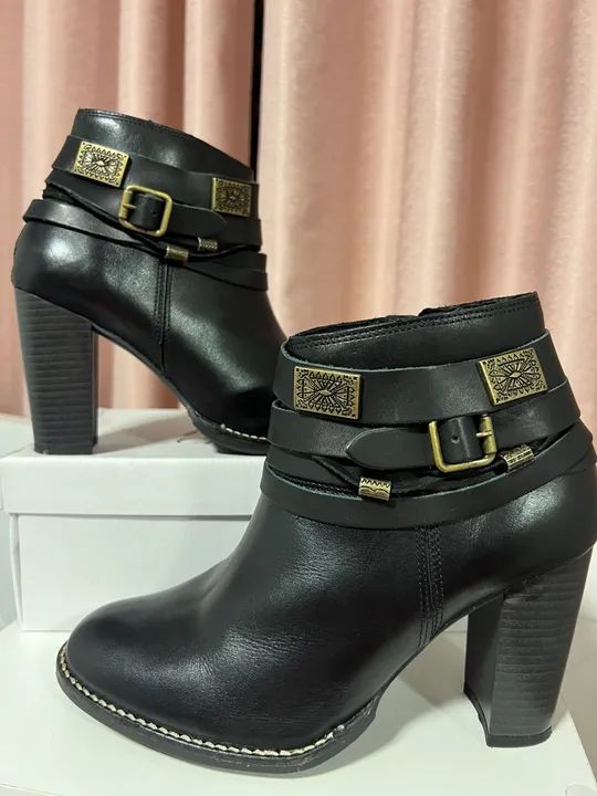 Bota em couro 