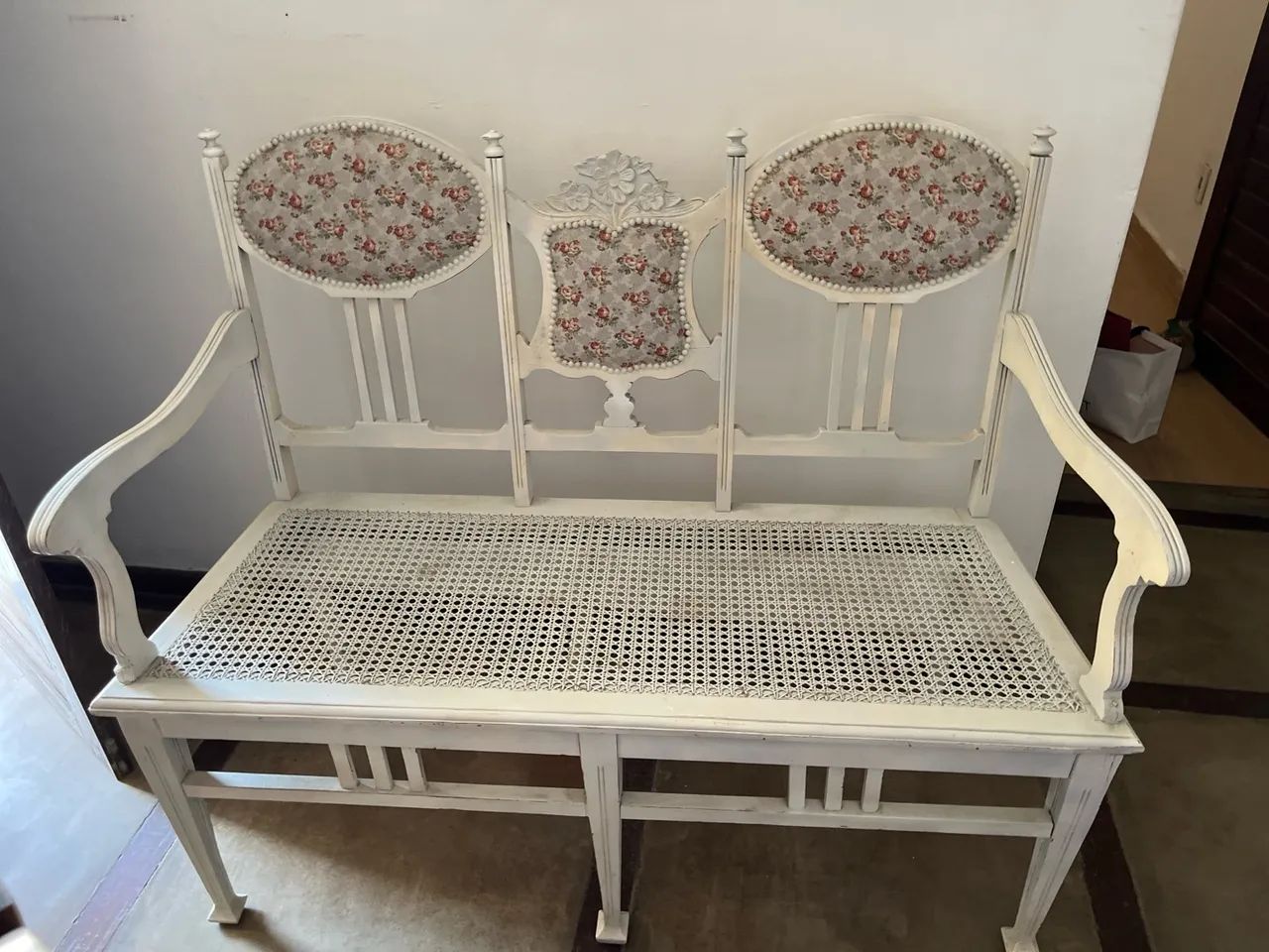 Banco de madeira vintage para área externa