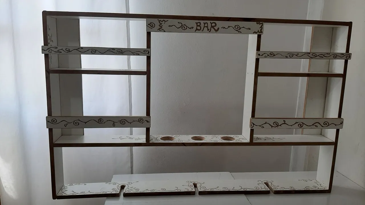 Barzinho de Parede Artesanal Branco Novo
