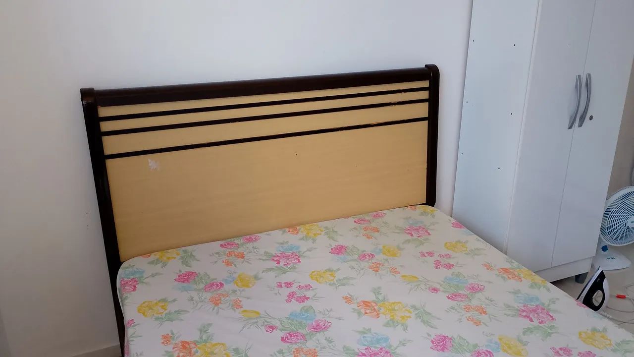 Vendo cama de casal.