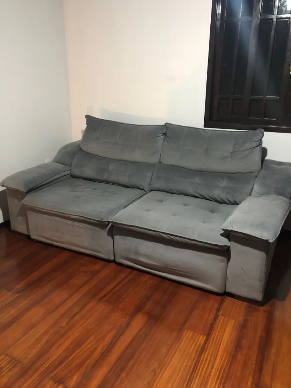 Sofá suede cinza 4 lugares - retrátil e reclinável  - Foto 2