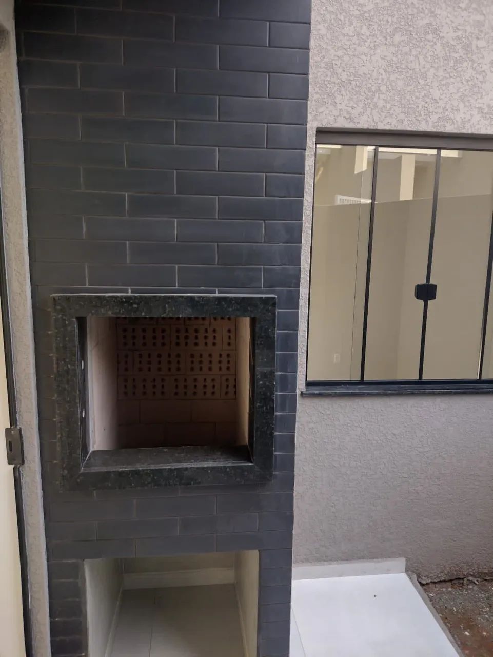 Linda residência com 02 quartos e amplo terreno no esplanada !! - Foto 2
