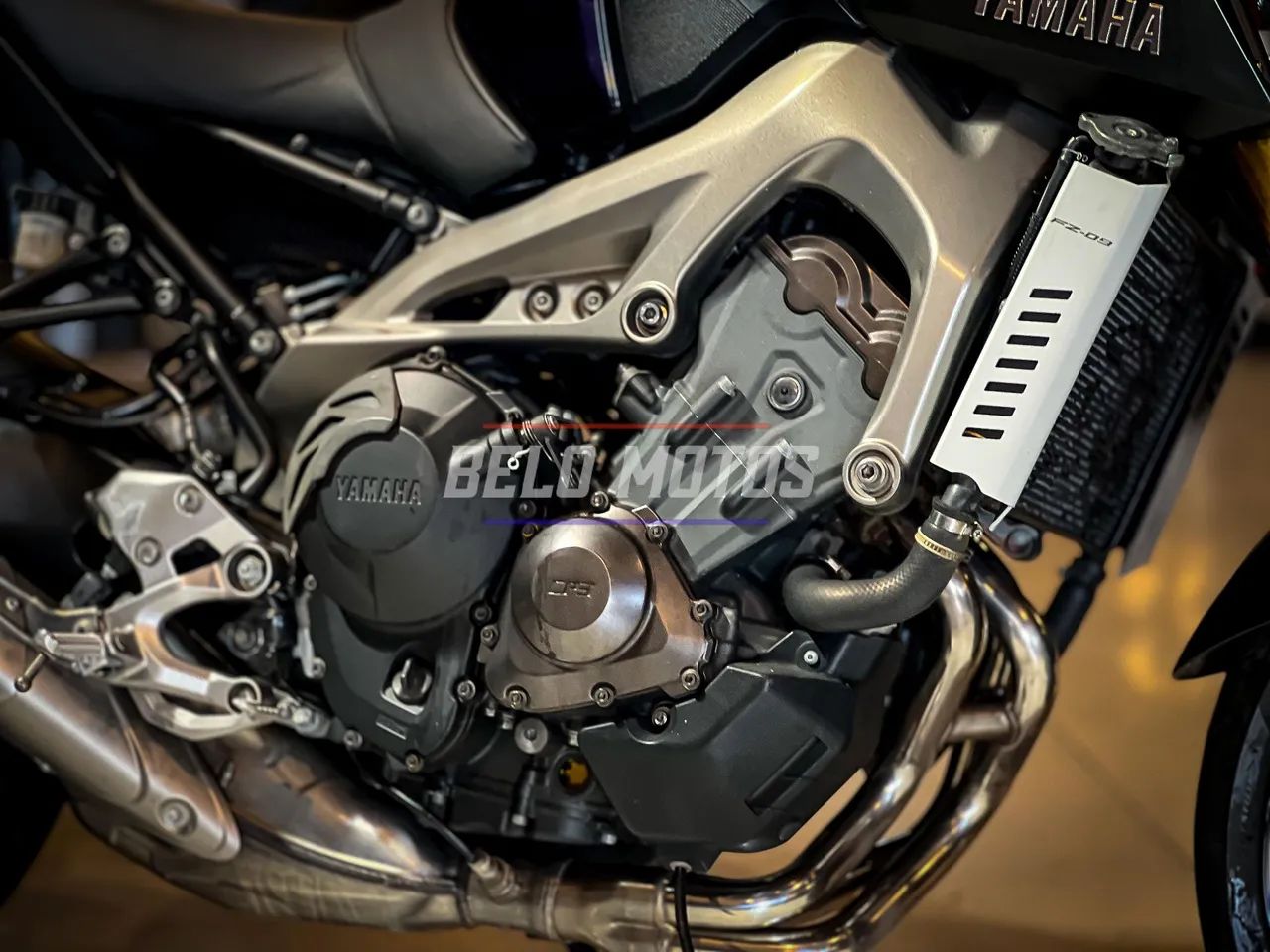Yamaha MT 09 2016 - Foto 4