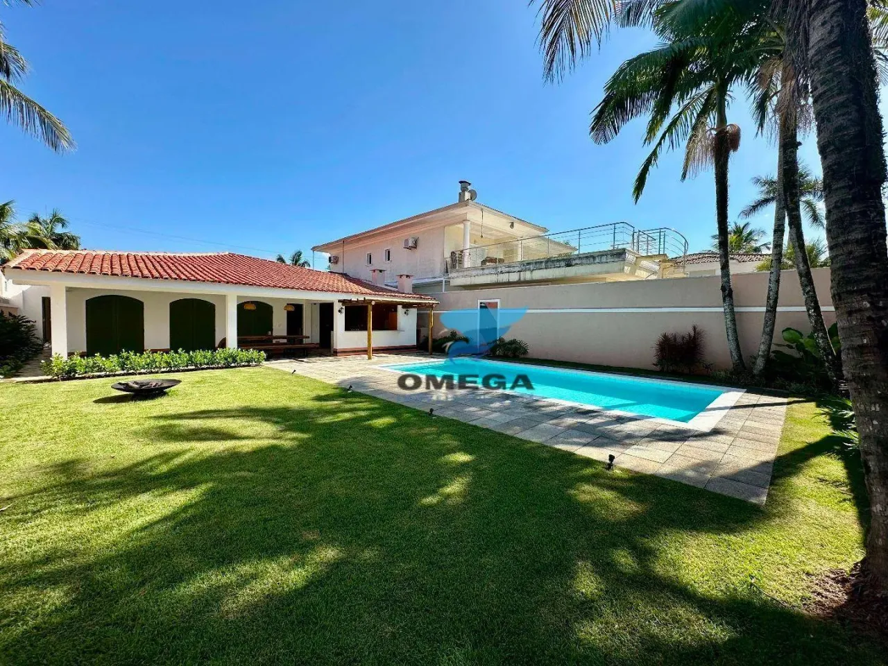 Casa à venda em Condomínio Jardim Acapulco no Guarujá | Omega Imóveis