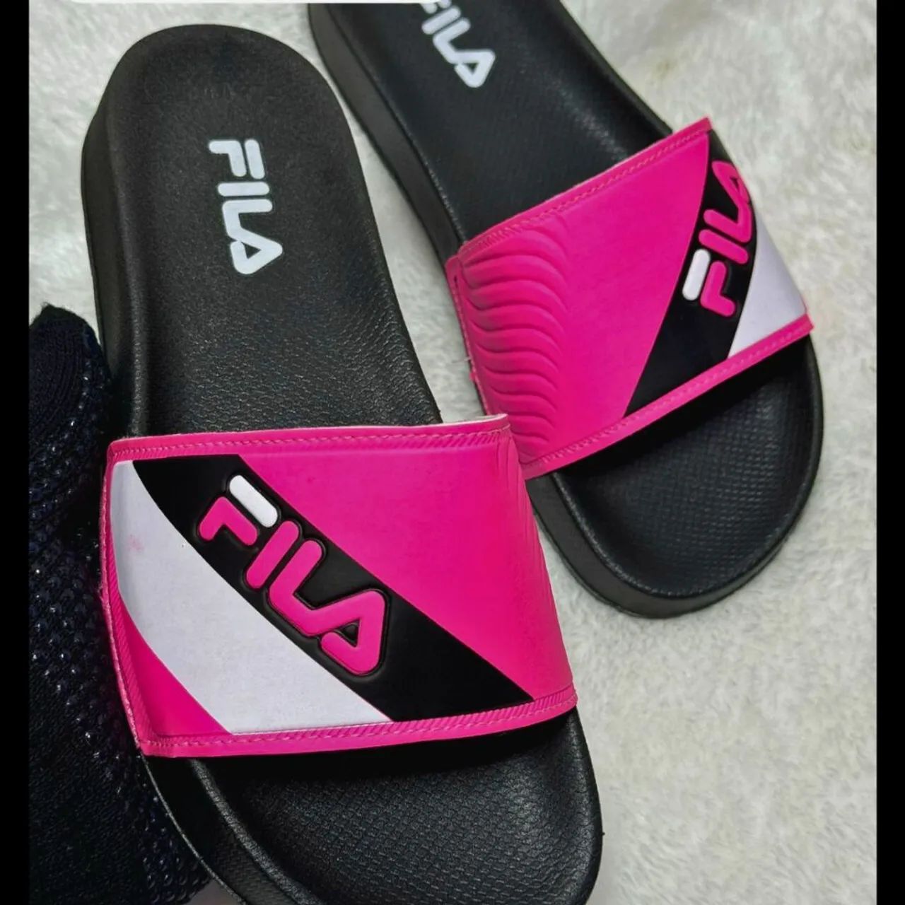 Chinelo Adidas Adilette - Rosa e Branco - Foto 4