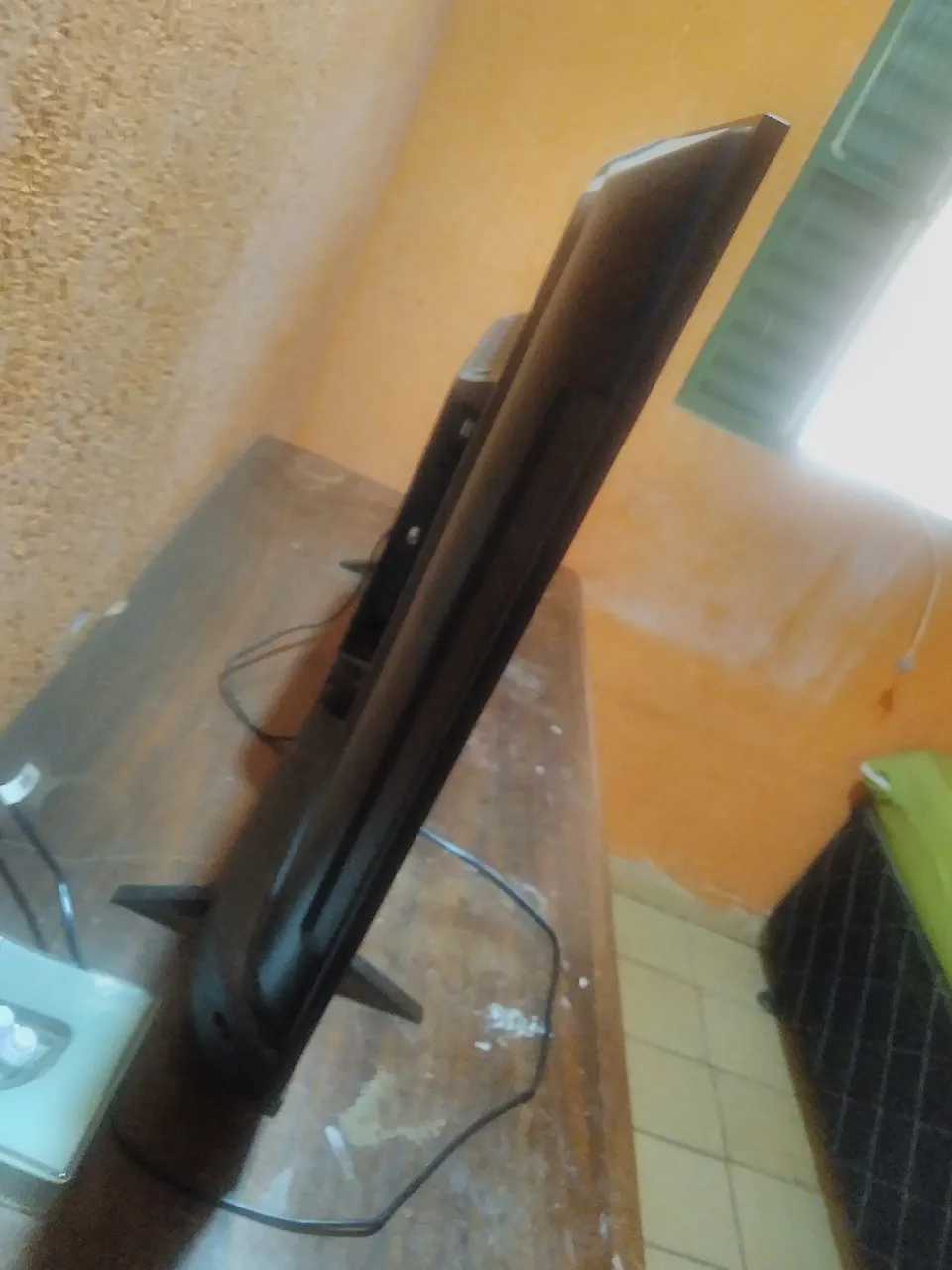 TV AOC 43'