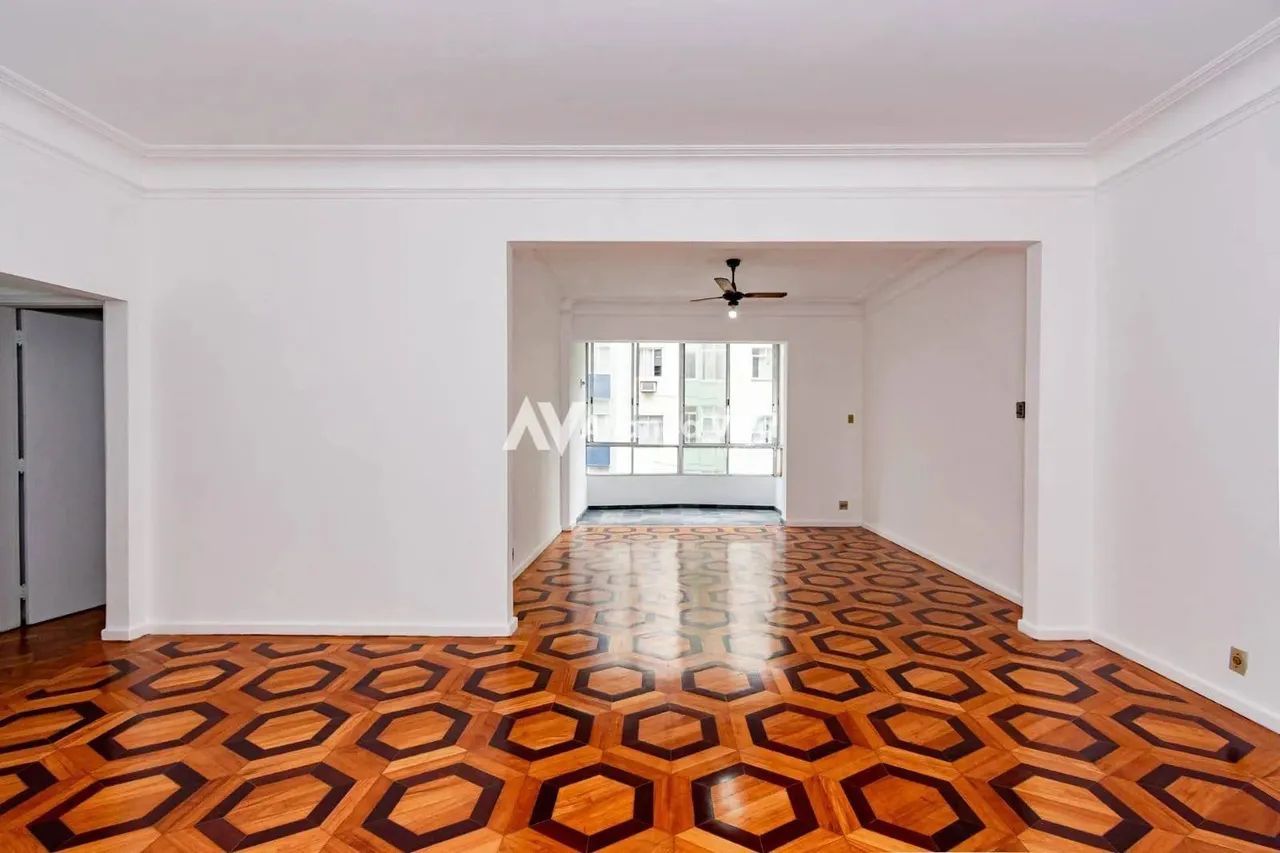 Apartamento de 172m² | 3 Quartos (1 Suíte Master) | Leme