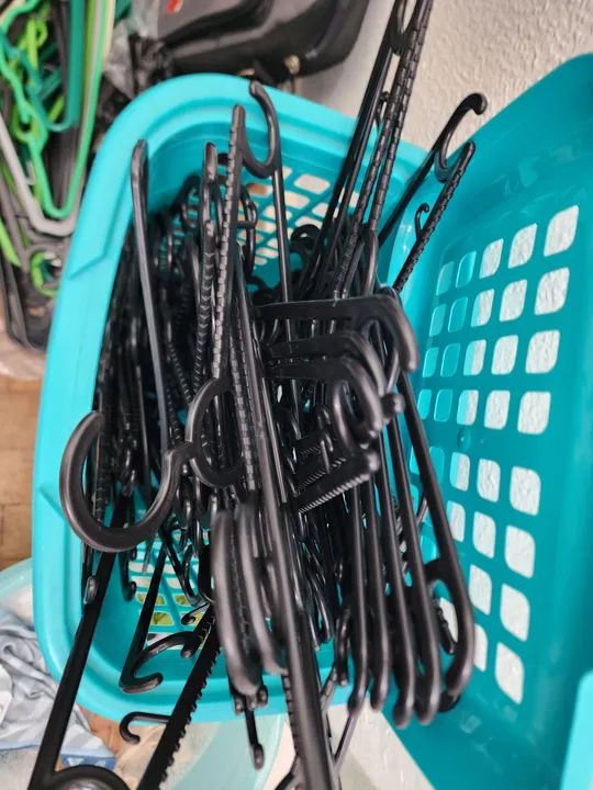 Cabides de plástico para roupas - Pacote com 100 peças