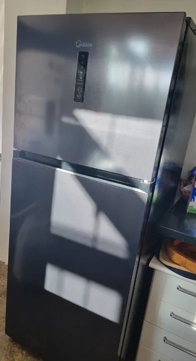 Geladeira FrostFree Midea 411 litros Preta