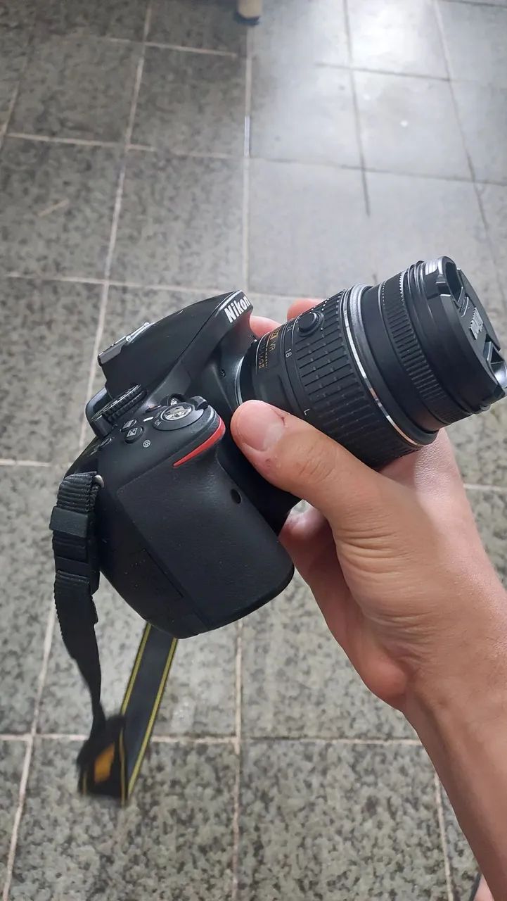 Câmera DSLR Nikon D5200