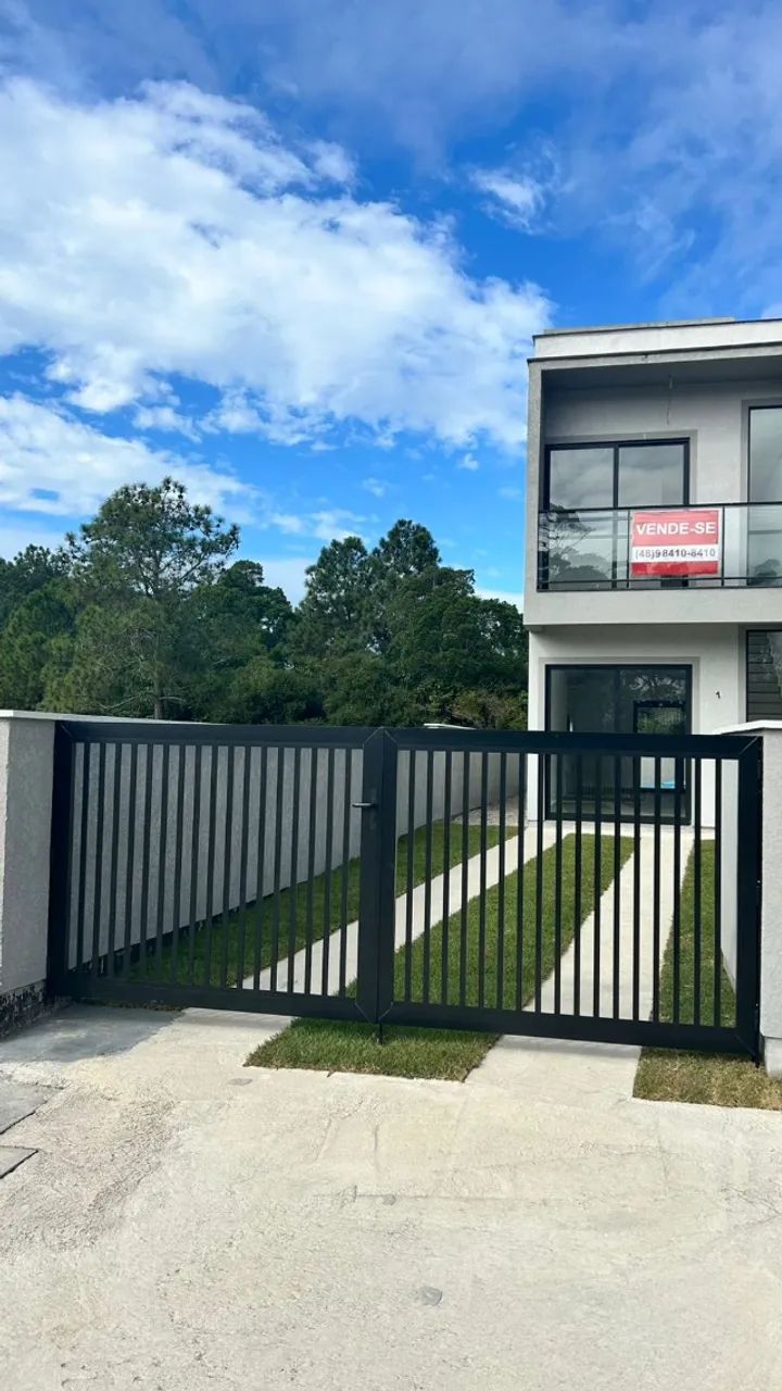 Sobrado financiável com 1 suíte e 2 demi-suítes e piscina