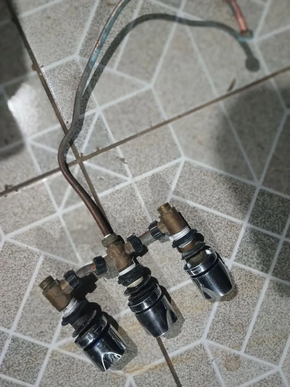 torneira quente fria
