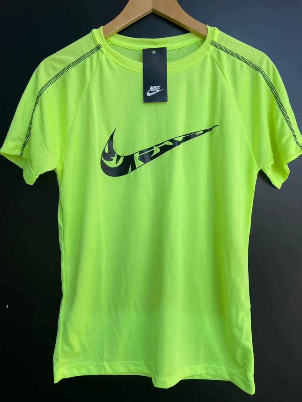 Camiseta Nike Sportswear verde