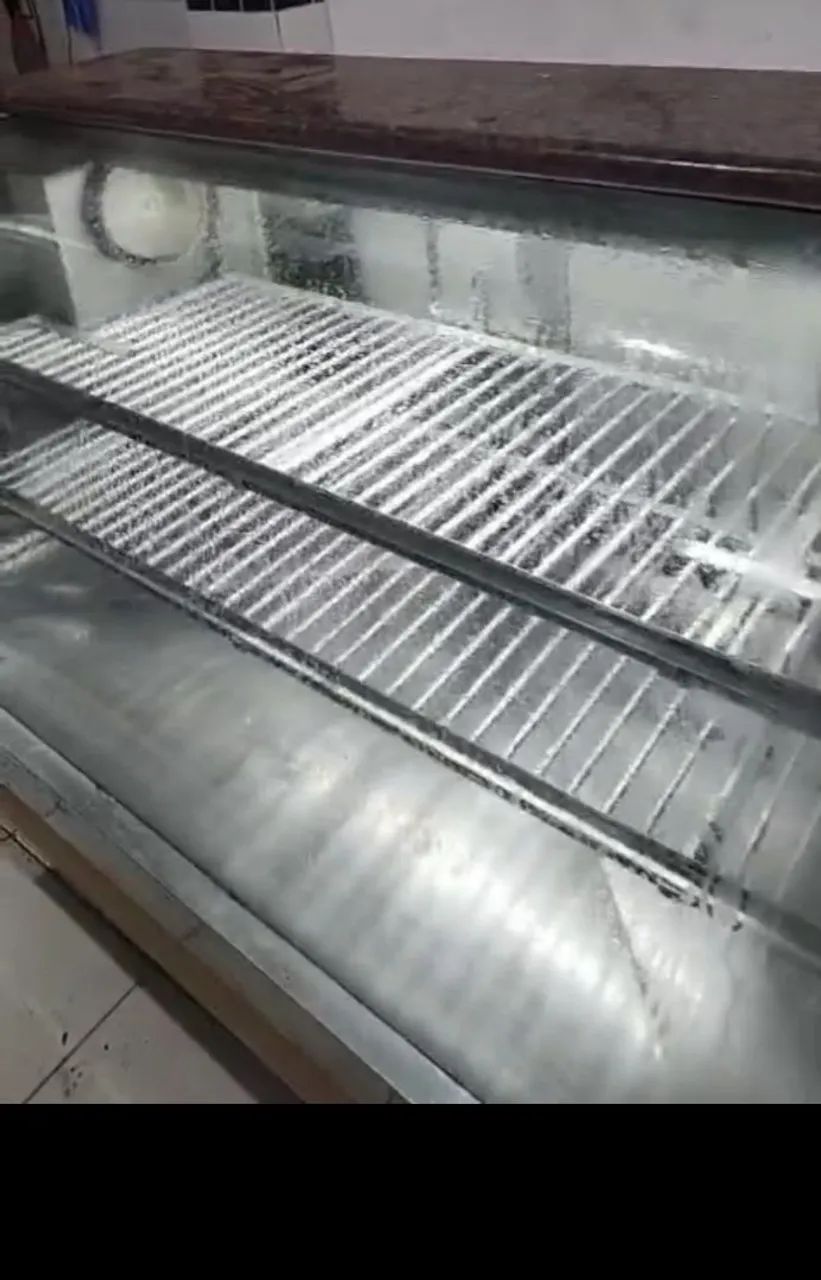 Vendo Balcão de frios. Ideal para comércio de padaria, doceria, exposição alimentícia  - Foto 4