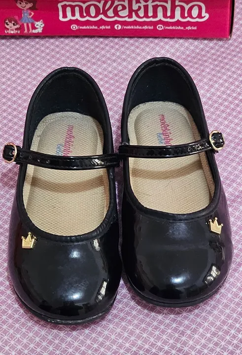 Sapato em verniz preto molekinha