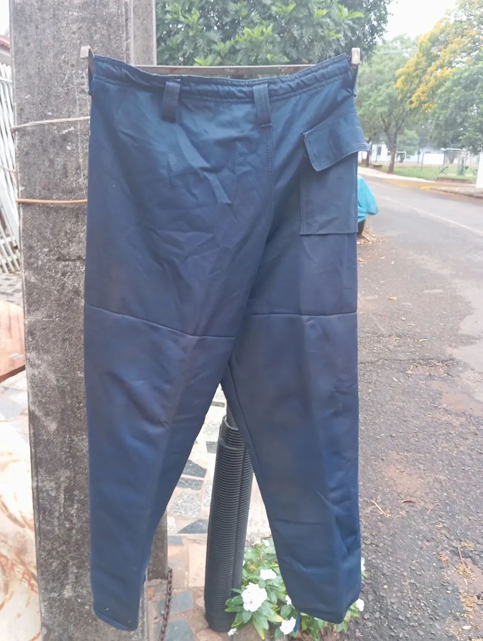 Calça para motosserra.