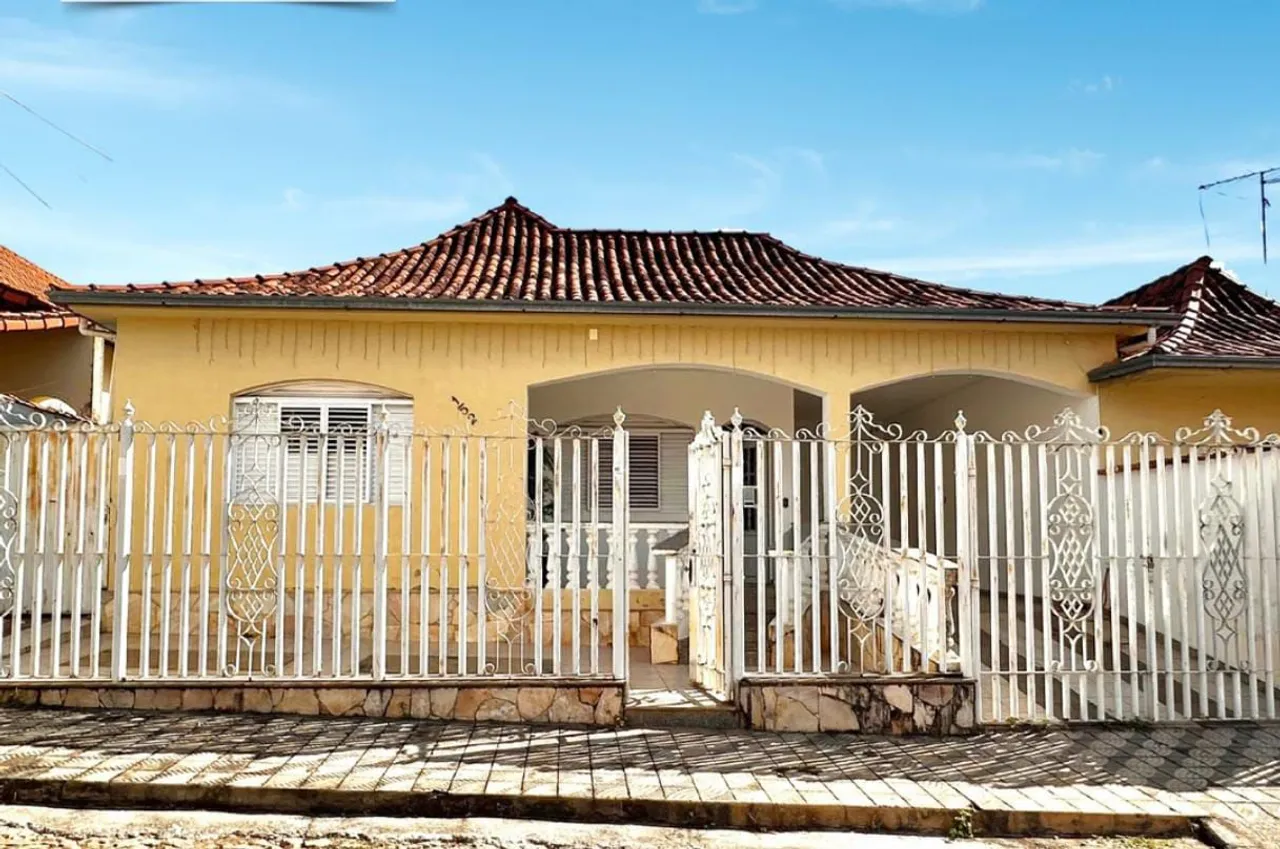 Casa + Ponto de Comércio em Carmo do Cajuru