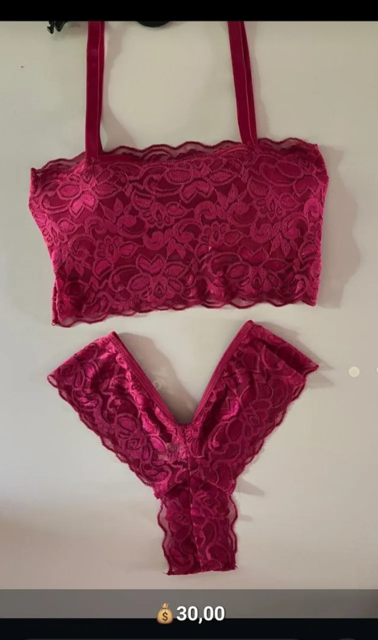 Conjunto de lingerie rendada vermelho