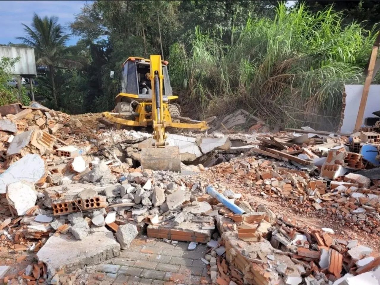 Retirada de entulho e demolição  - Foto 3