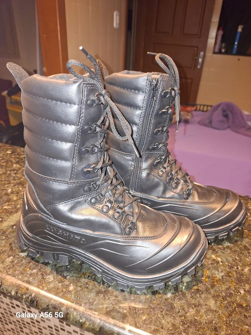 Botas Táticas Pretas - Conforto e Durabilidade - Foto 5