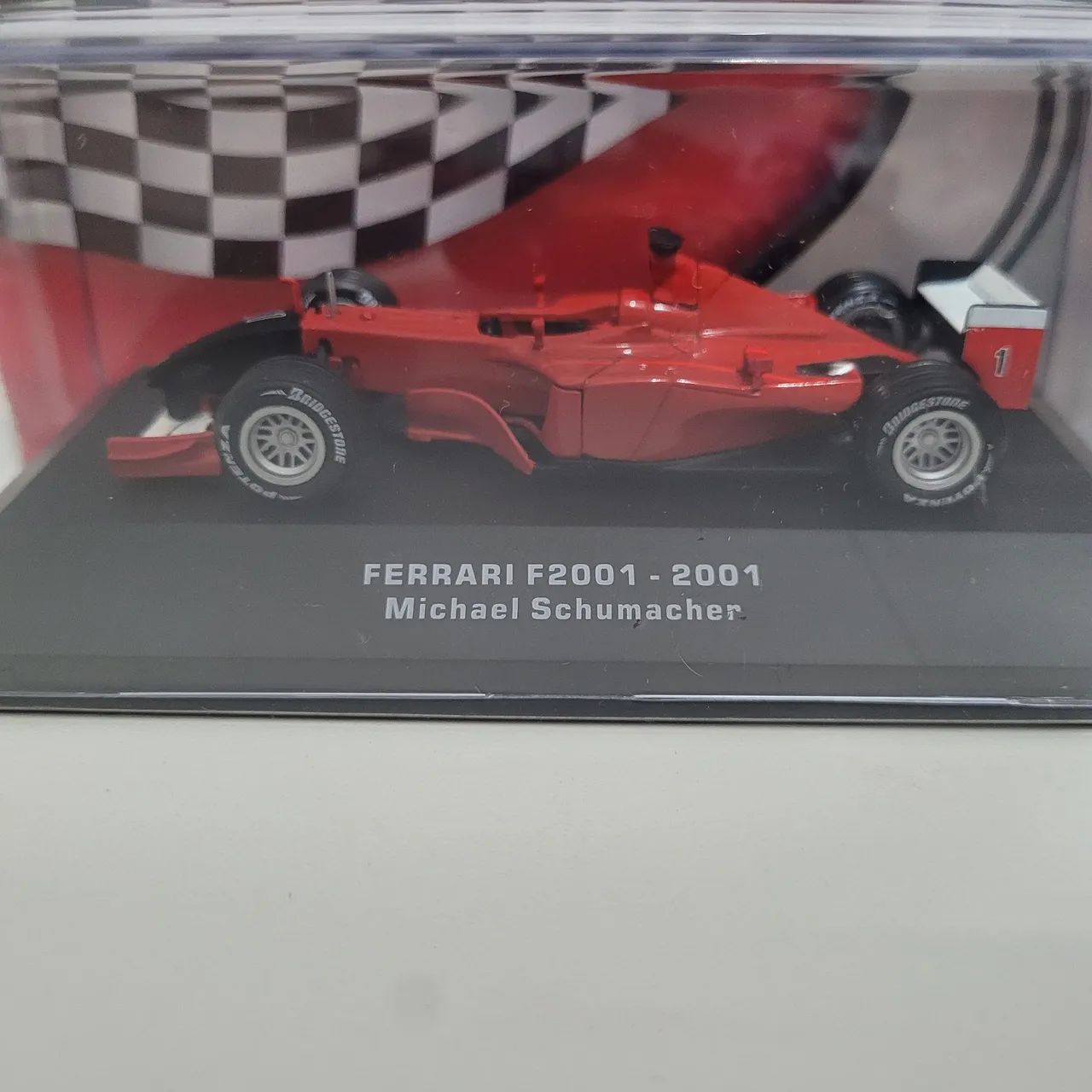 Miniatura fórmula 1 Schumacher ferrari 