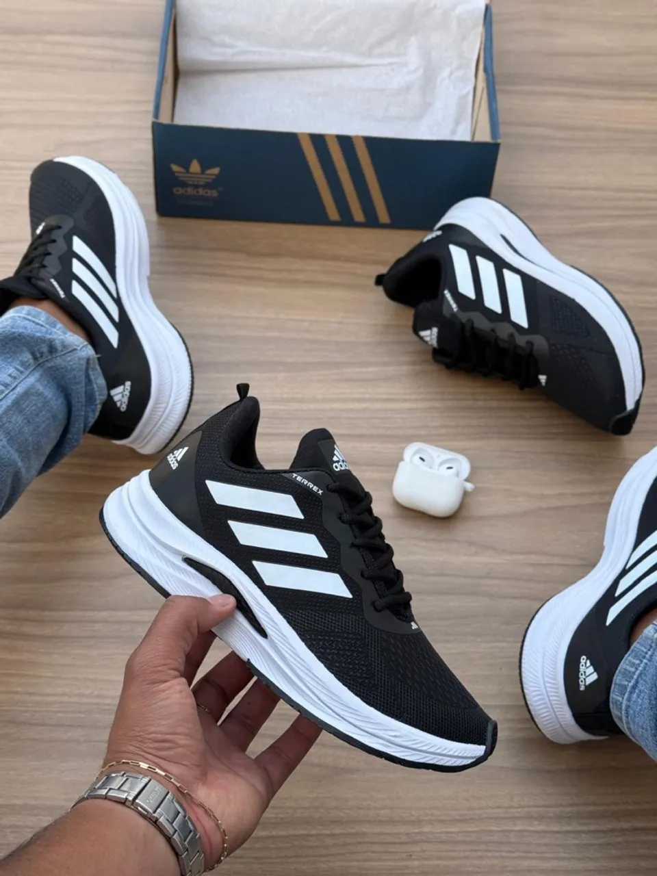 Tênis Adidas Terrex - Preto e Branco