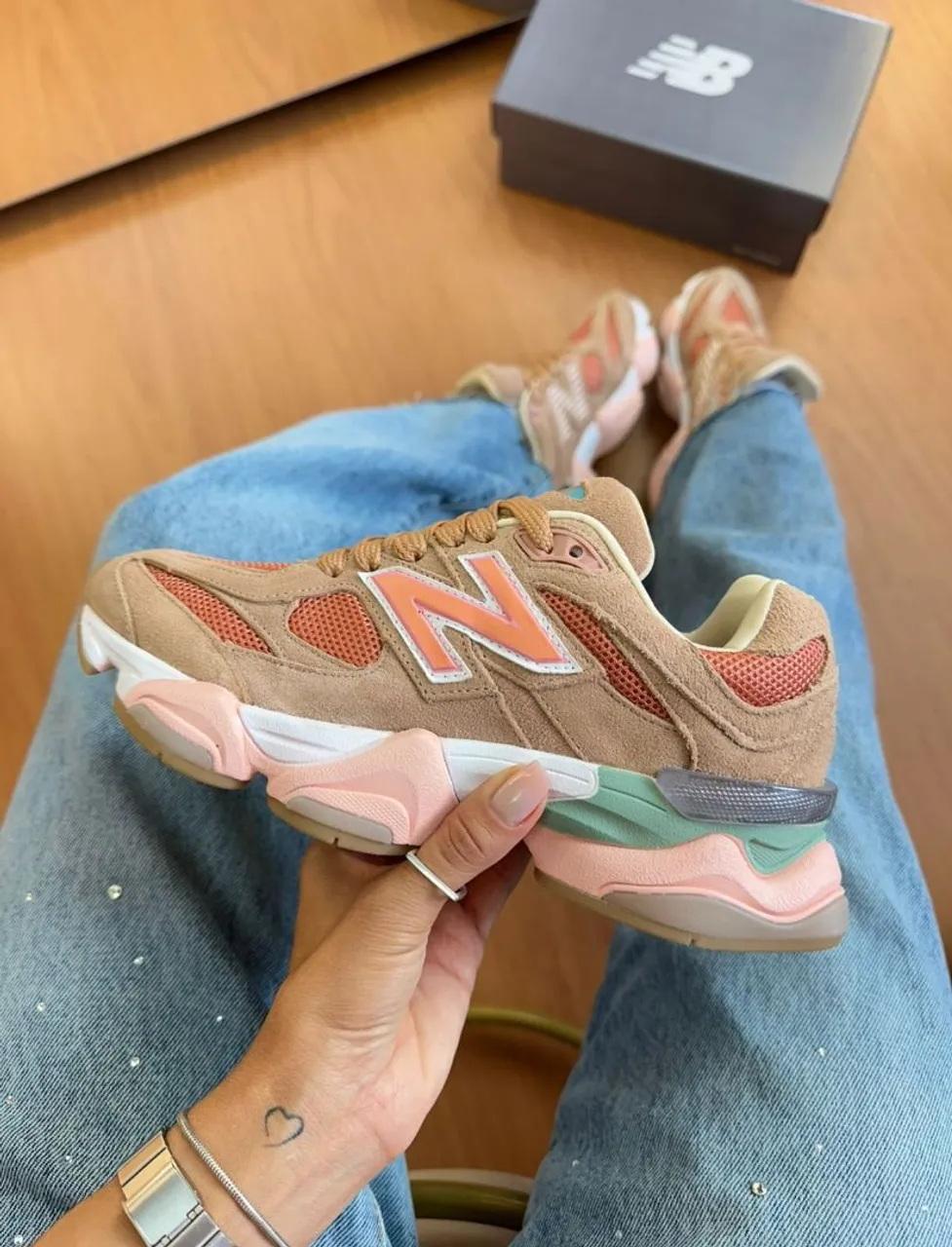 Tênis New Balance 9060 Feminino - Cores Vibrantes