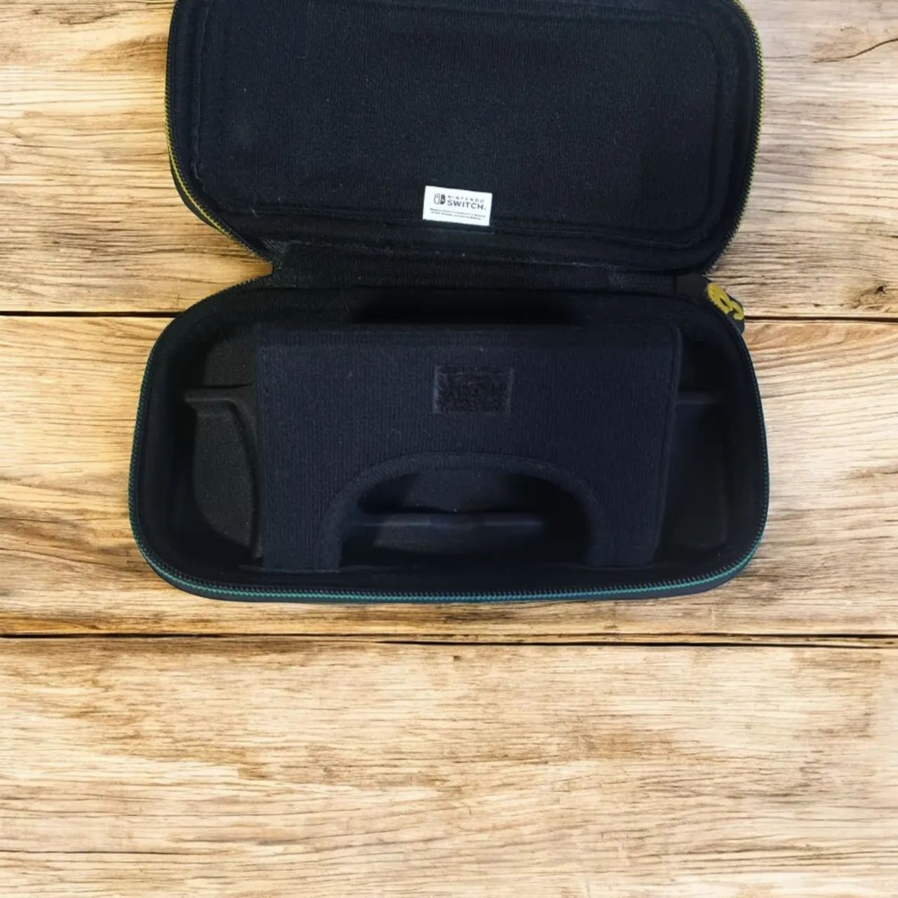 CASE NINTENDO SWITCH LITE -LUIGI'S MANSION 3 - OFICIAL - Foto 3