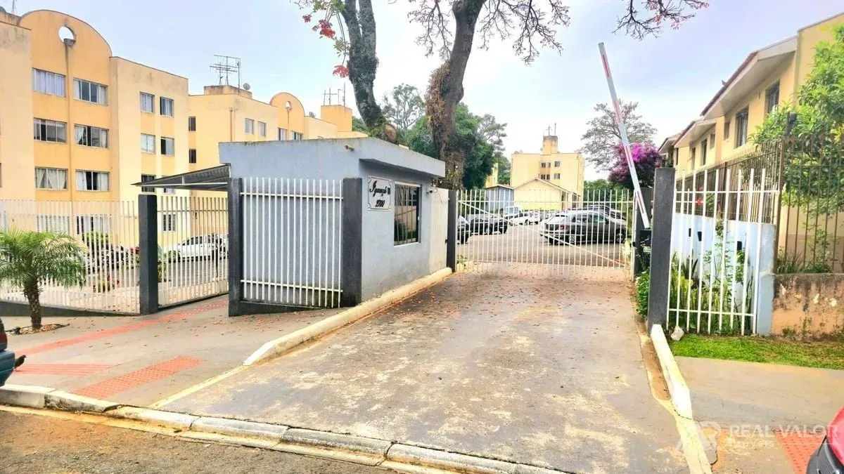 Apartamento 3 Quartos para Locação na Rua Mário Zanlorenzi, Curitiba - R$ 1.250/mês + Cond