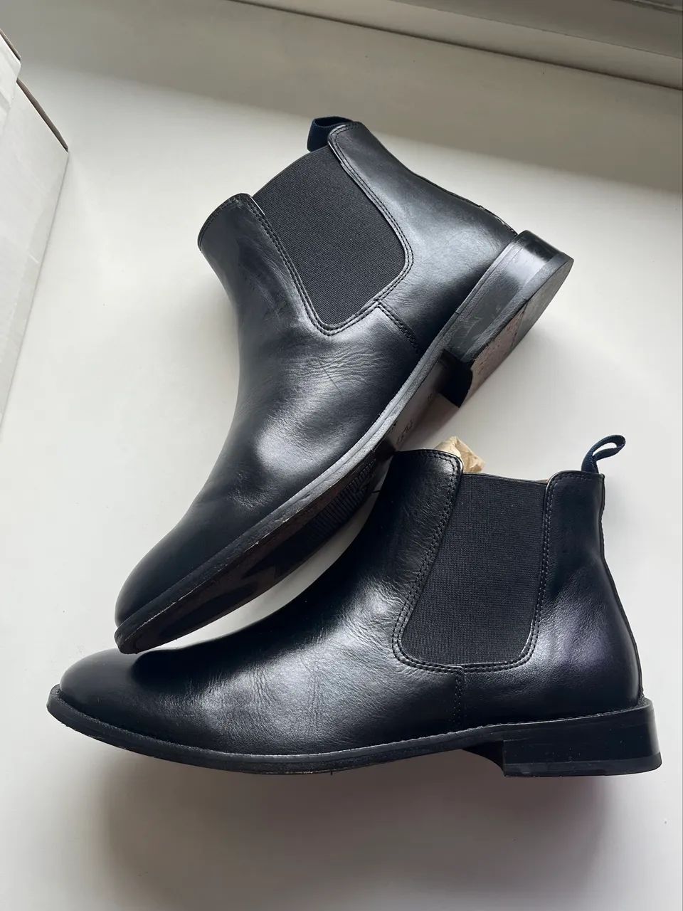 Bota Chelsea solado em couro