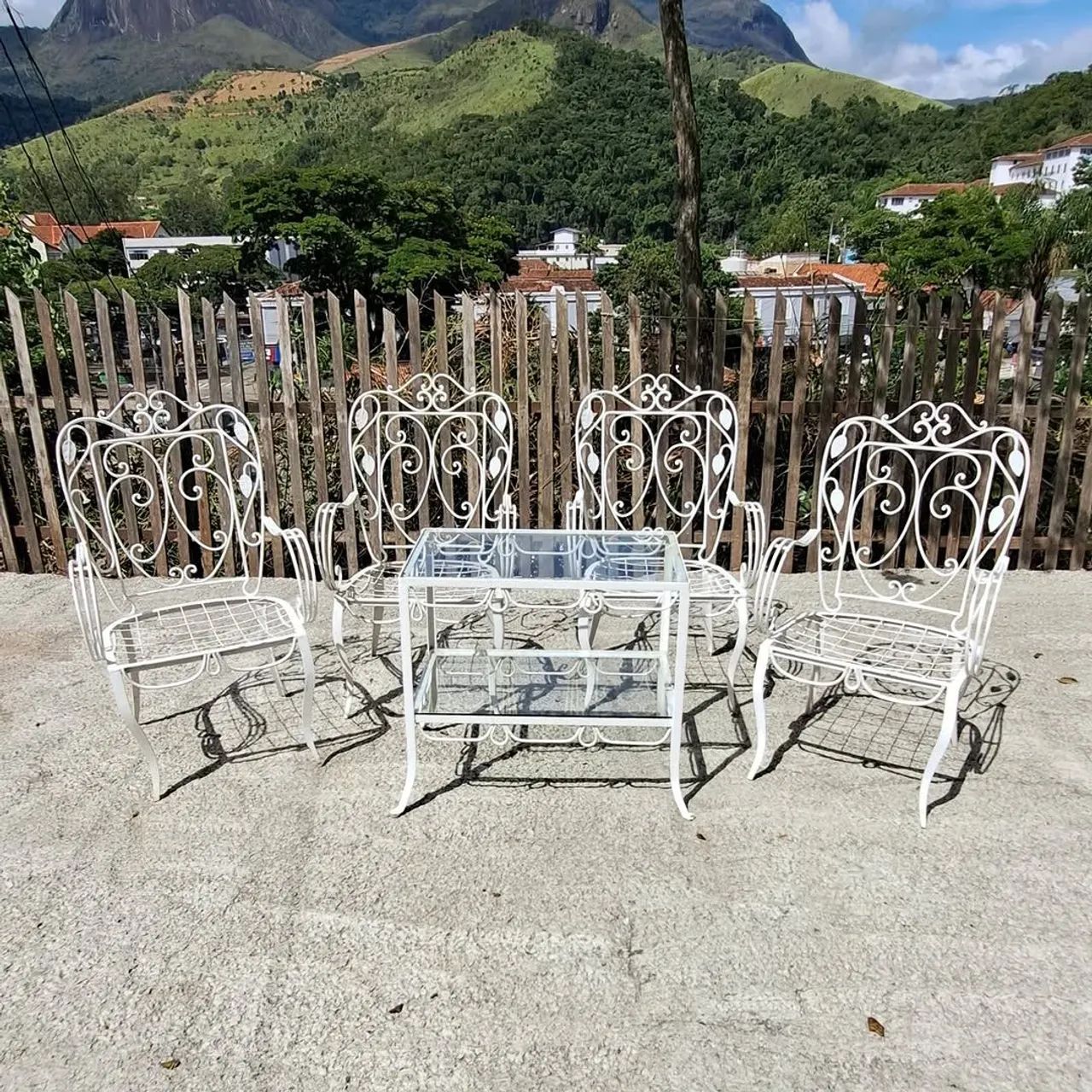 Conjunto mesa/cadeiras modelo folhinha 64596065966721120