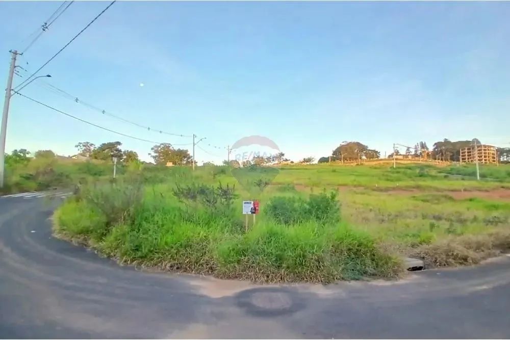 Lote de Esquina no Estância Santa Catarina em Itapira -SP com 294 m2 por apenas R$169.344,