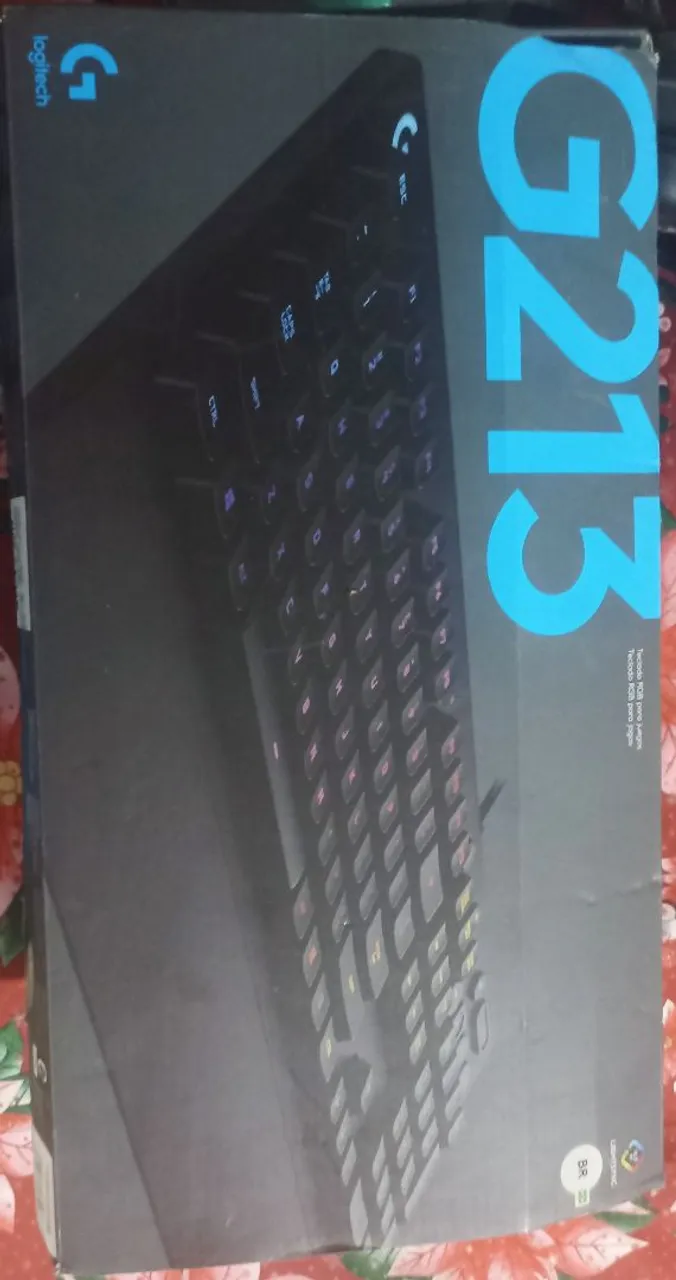 Teclado Gamer Logitech G213 RGB