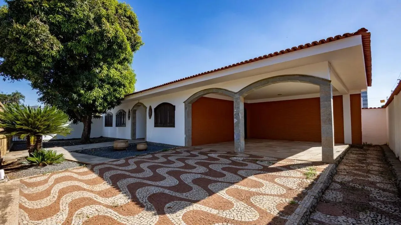 Casa térrea de 800 m² ideal para morar ou investir em uma área charmosa de Goiân