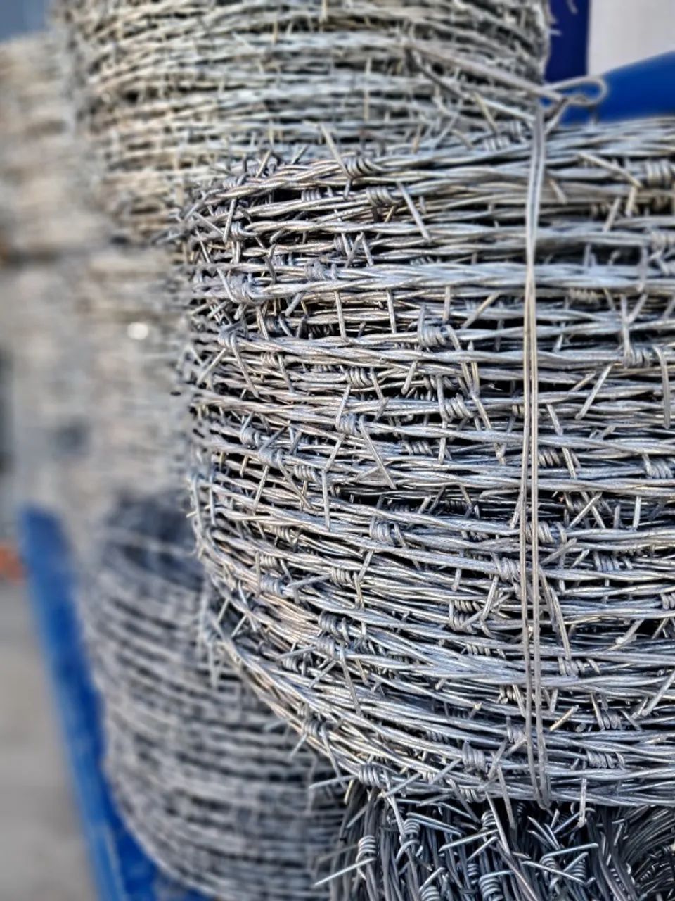 Arame Farpado 500 Metros P/ Cerca Fio Duplo Alta Resistencia - Foto 3