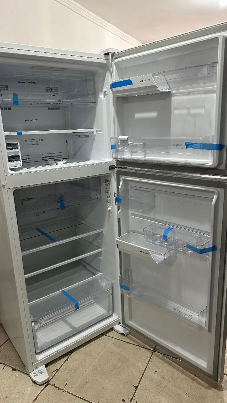 Geladeira Electrolux Frost Free / Semi Nova  - Foto 2