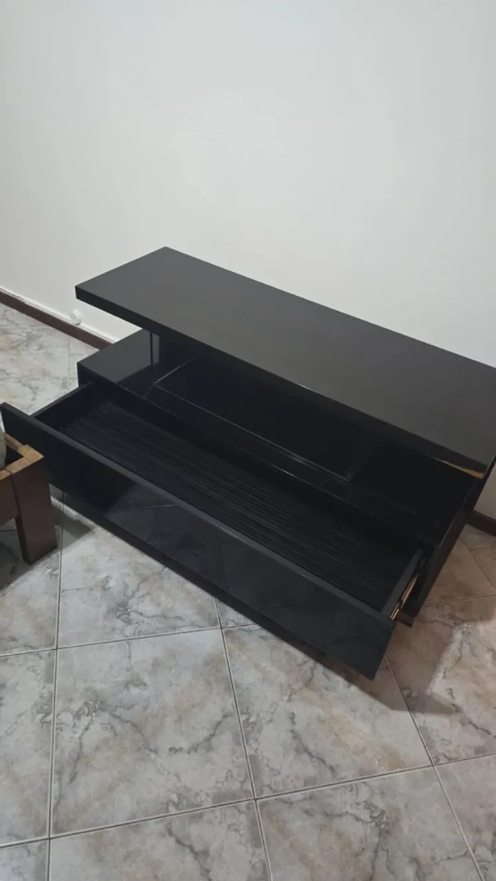 Rack MDF padrão madeira escura