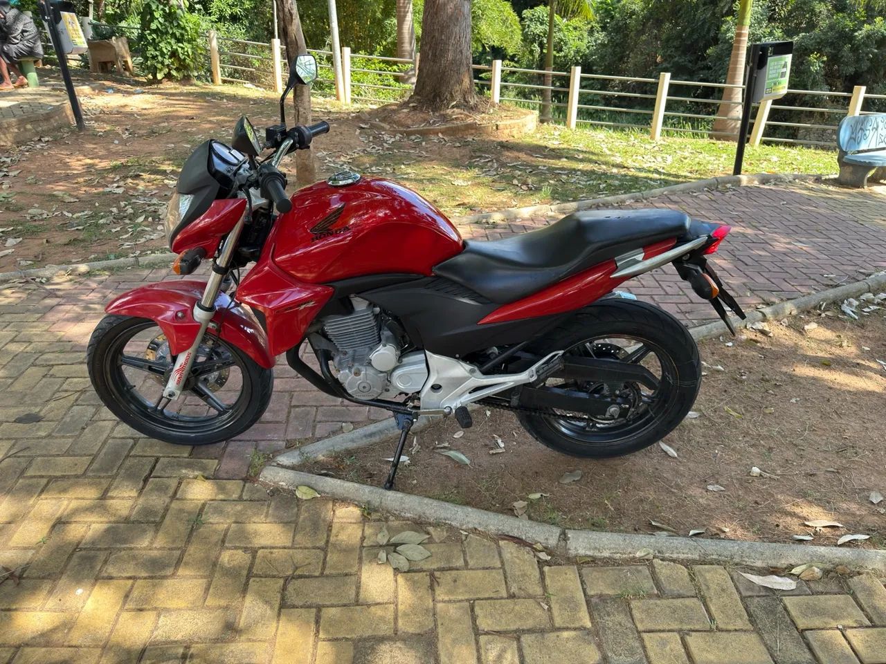 Cb 300  - Foto 2