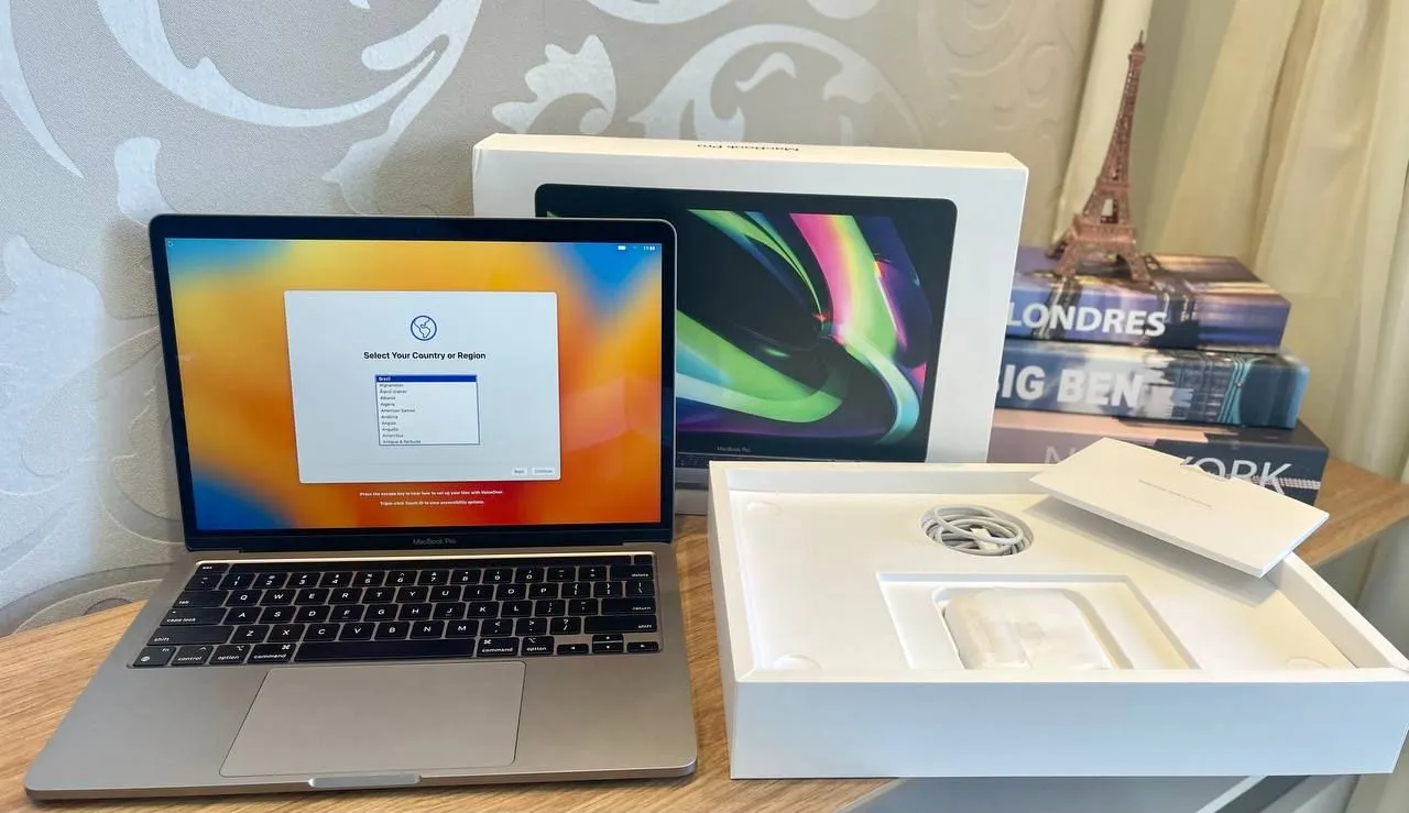 ?MacBook Pro M2 13.3? 2022 8GB/ 256SSD, 83 ciclos, Space Gray, usado. <br>?8.300 avista
