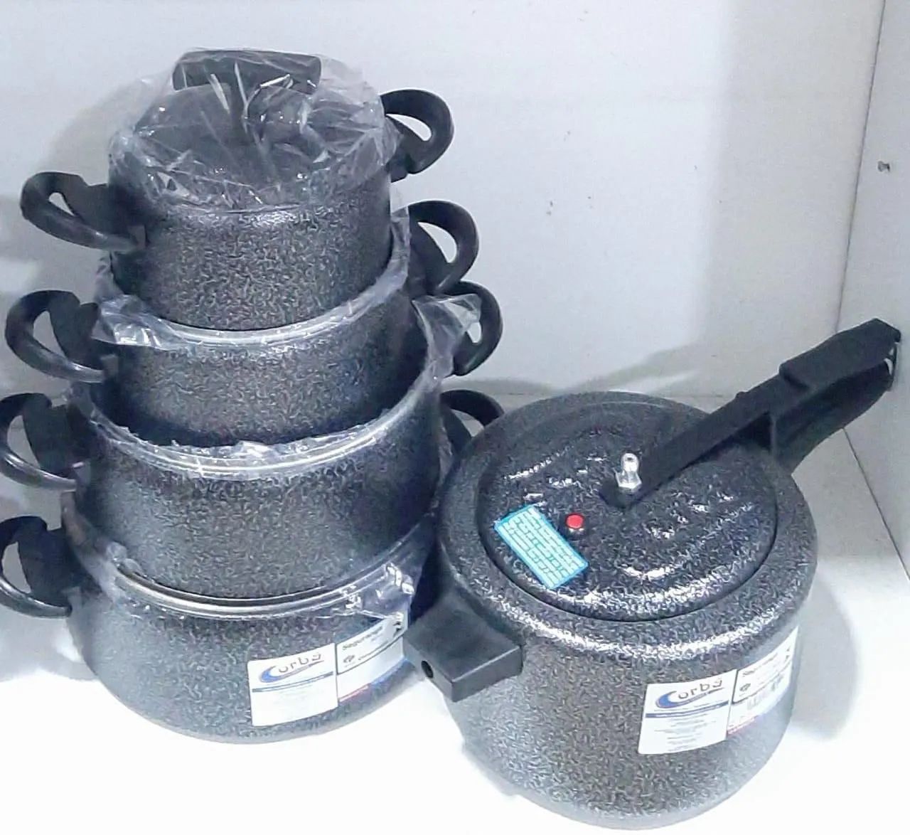 Conjunto de panelas e panela de pressão