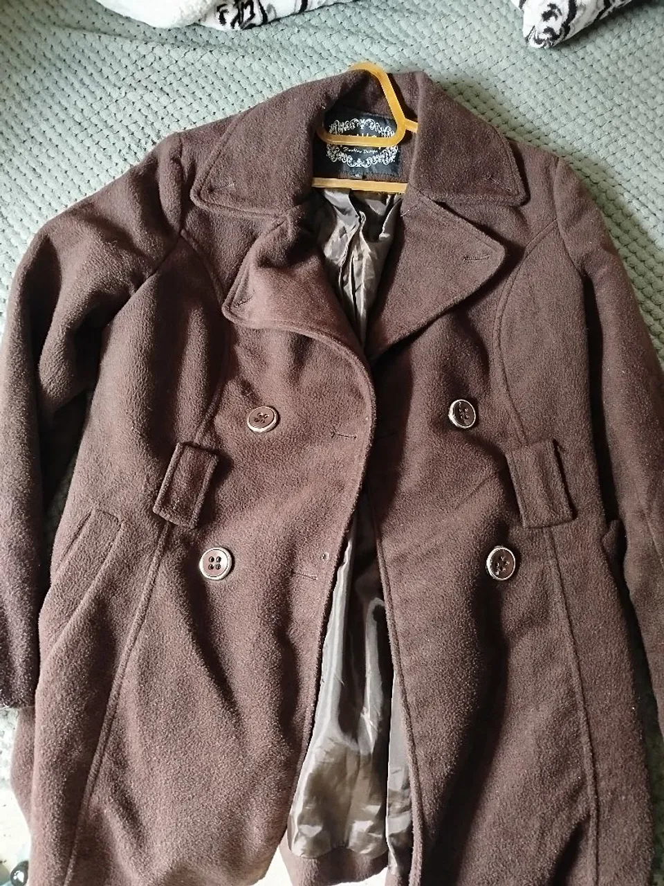 Todos por um único valor.Casacos feminino Zara e lã