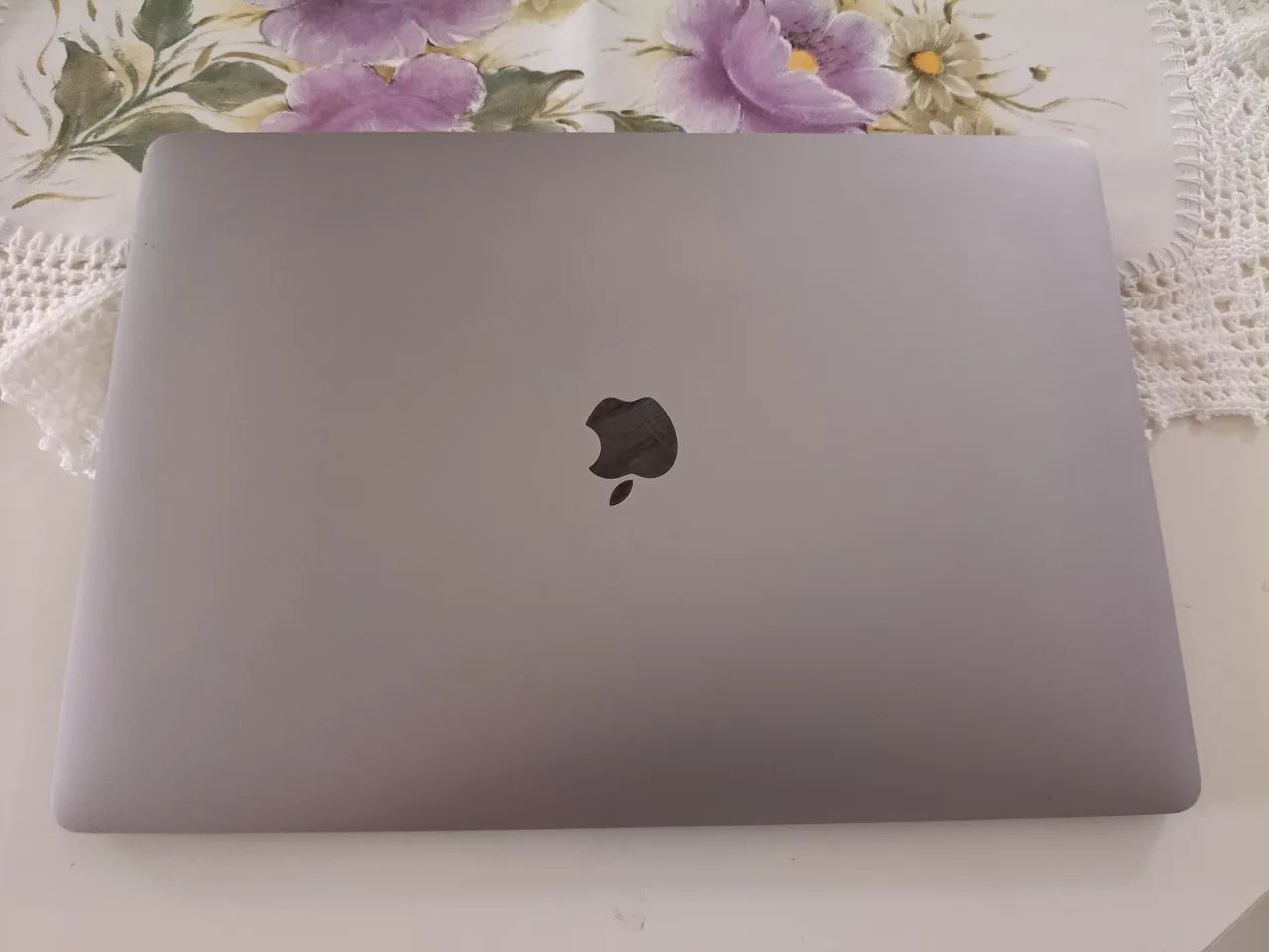 MacBook pro 2019 i7 32gb ssd de 500 - Notebooks - Vila Yara