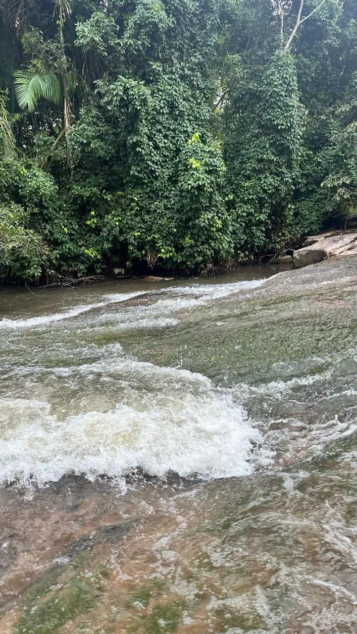 Sítio 42 hectares, Serra São Vicente, Passa Rio na Propriedade