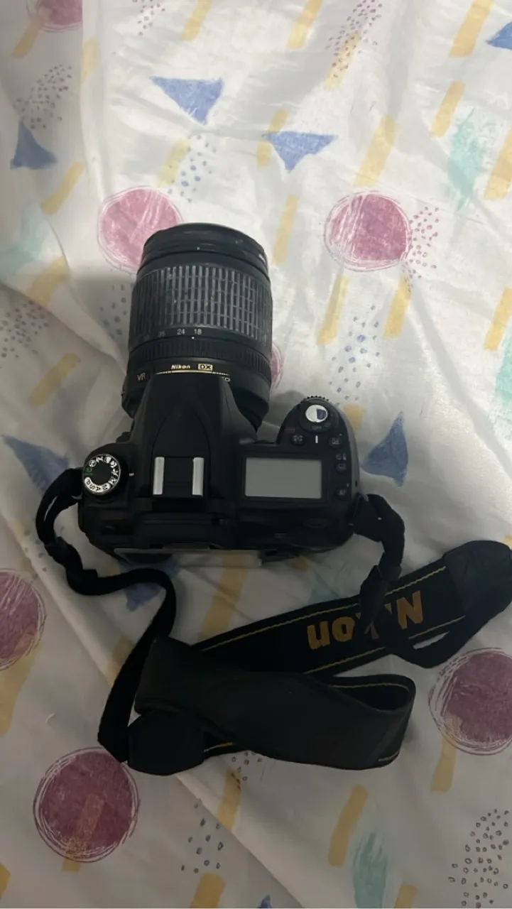 Câmera Nikon DSLR com lente 18-55mm - D90