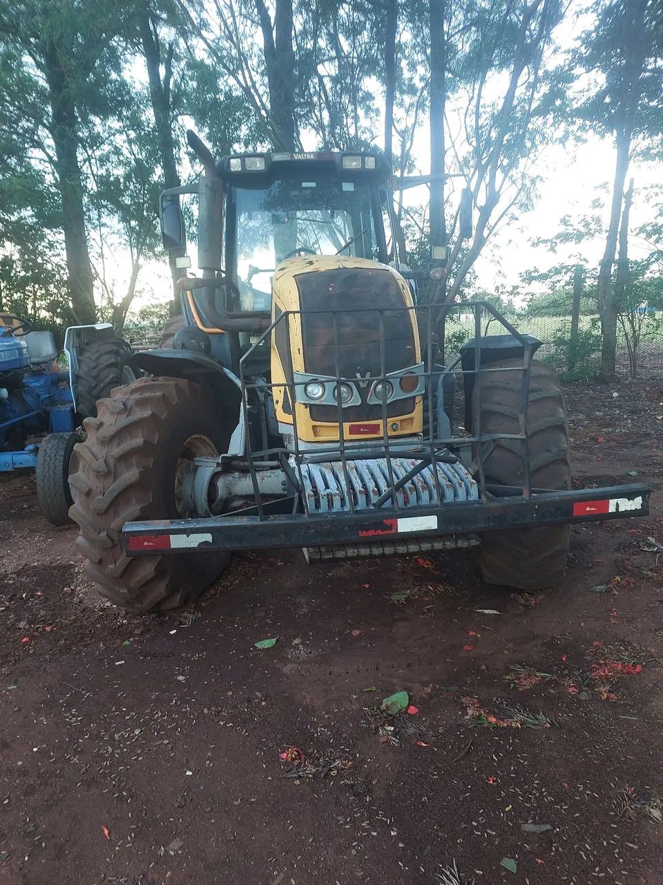 Trator BH210 2014