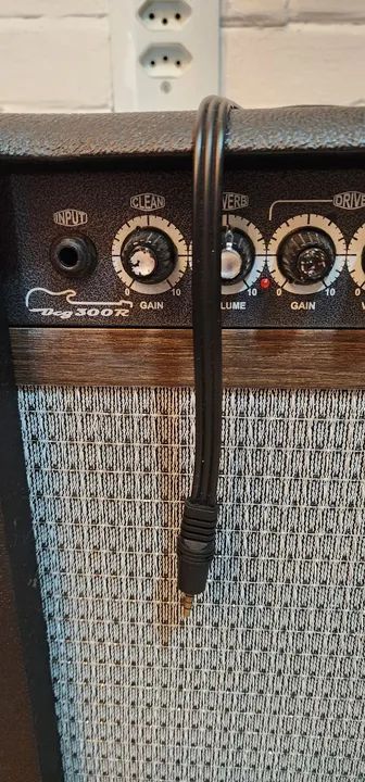 Amplificador de guitarra Onel OCG300r - Foto 5