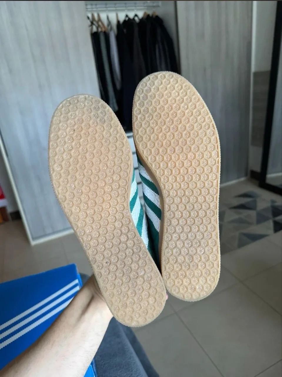 Adidas gazelle verde camurça  - Foto 4